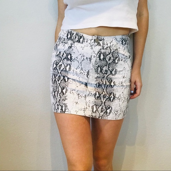 Cotton Candy Dresses & Skirts - Cotton candy la Snakeskin mini skirt